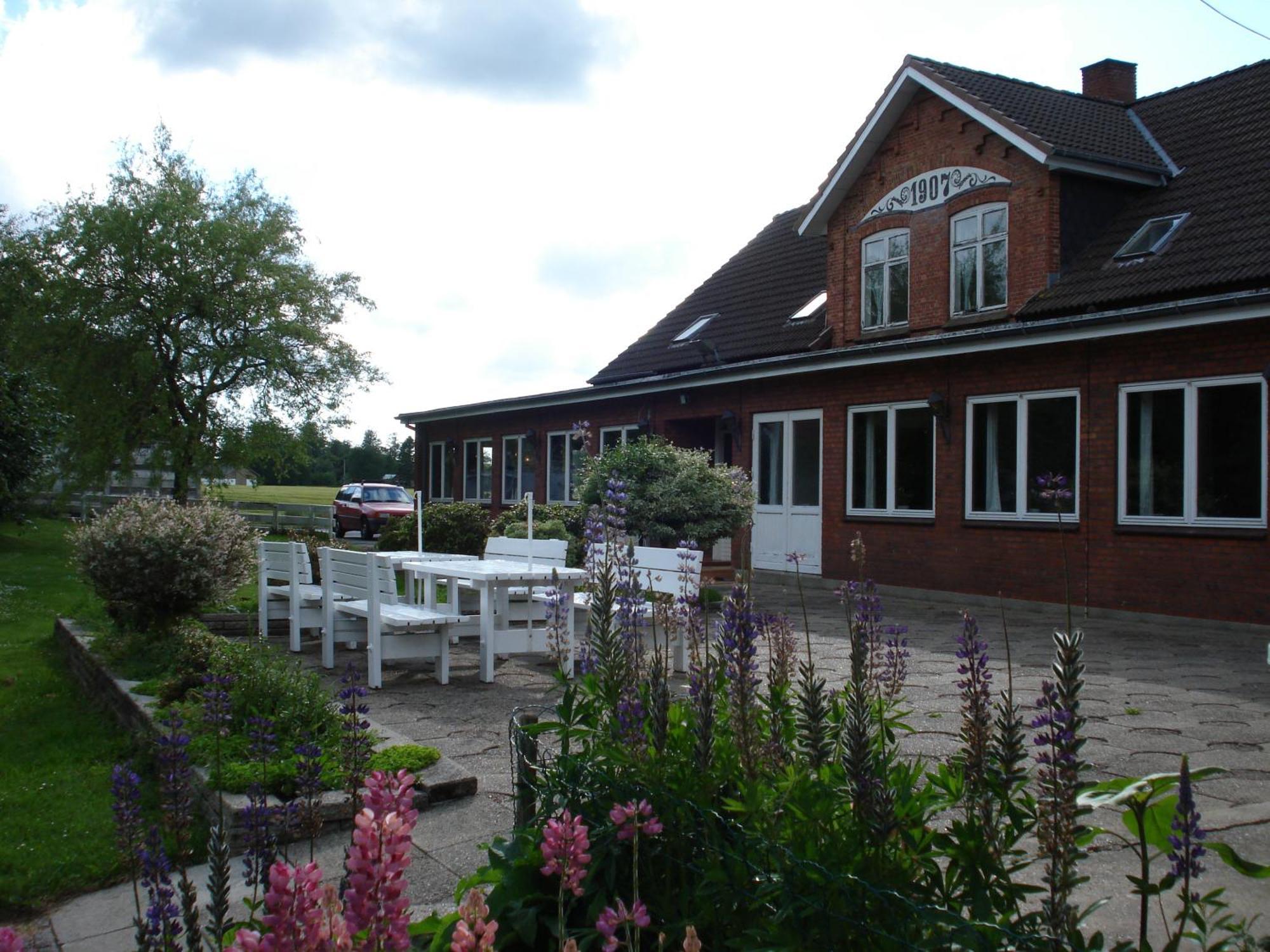 Mikkelborg Kro Rodding Bagian luar foto